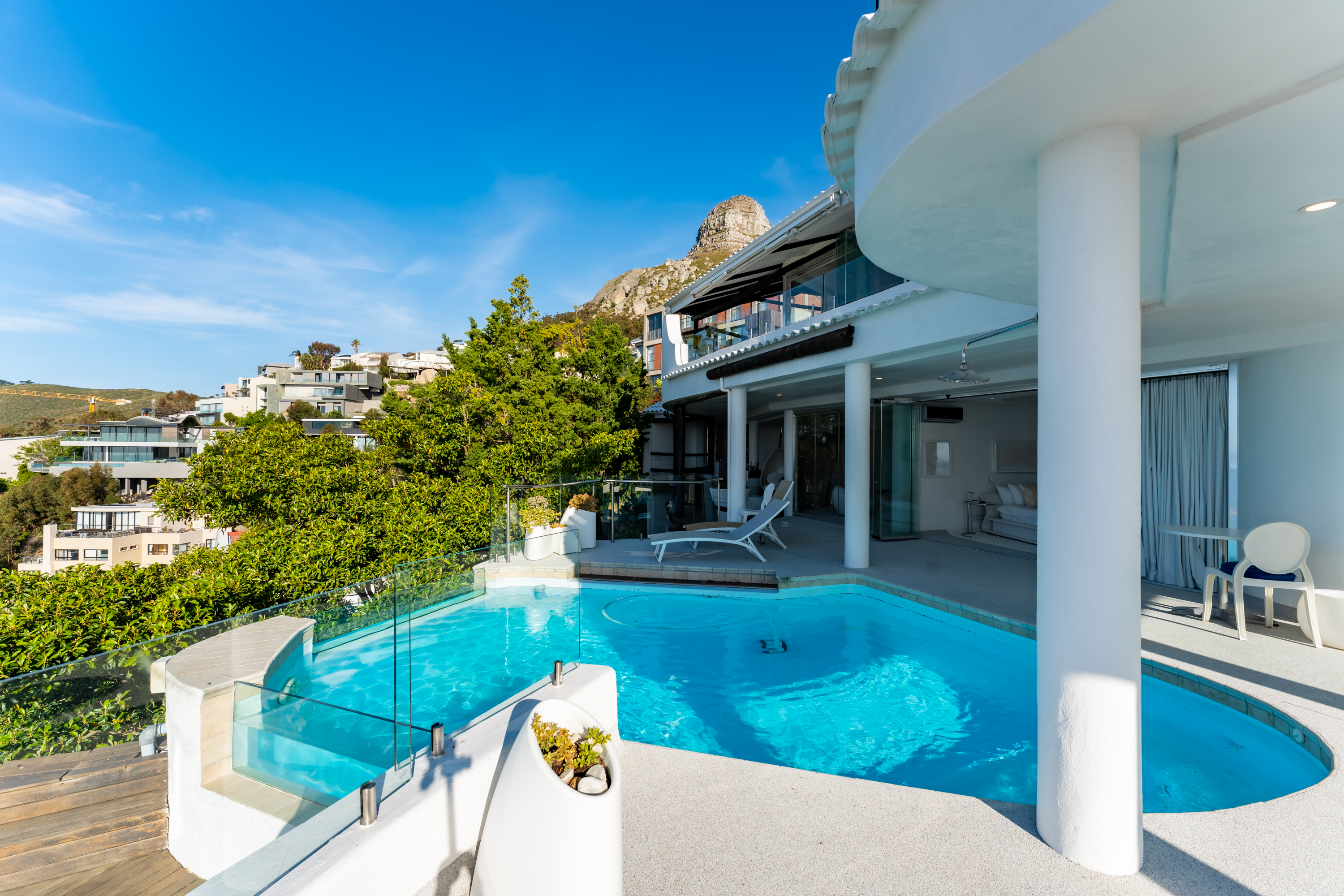 6 Bedroom Property for Sale in Bantry Bay Western Cape